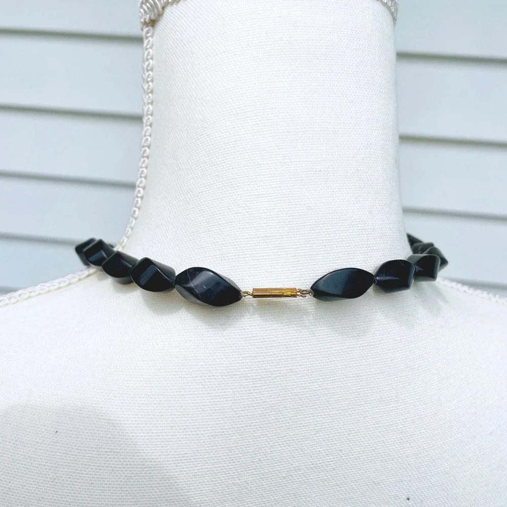 Vintage Black Twisted Marquise‎ Bead Choker Necklace Gold Tone Barrel Clasp Goth